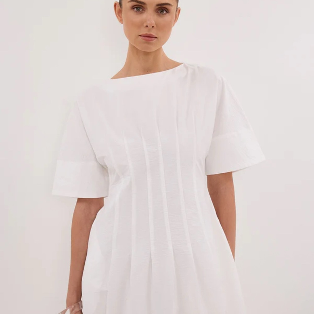 DISSH Elegant White Long Sleeve Dress